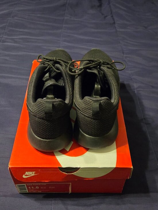 MENS SIZE 11.5 TRIPLE BLACK NIKE ROSHE RUN main image 6